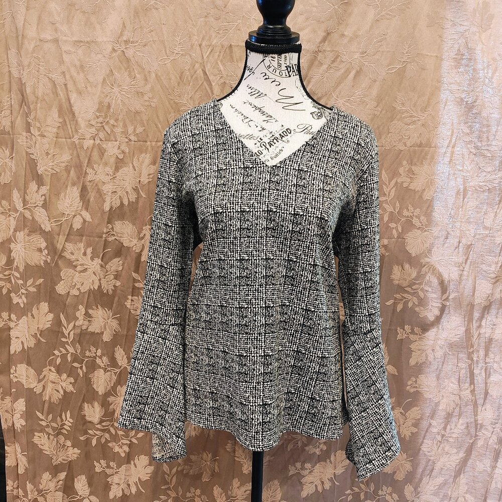 Karen Kane Bell Sleeve Flowy Blouse, Size XL, Excellent Used Condition! (EUC)